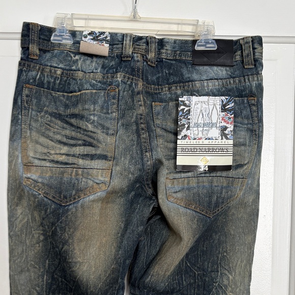 Distressed Road Narrows Demin Jeans with Paint Splatter - Picture 5 of 6